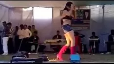 Odtwórz Arkestra podróżuje po lekkim fantastycznym palcu w bhojpuri uttar pradesh