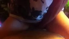 Reproducir Número real mamá montando a caballo a su hijo en la cama