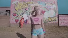 播放 Die antwoord - b.'s ablaze (yoset downi only if drug video recording)