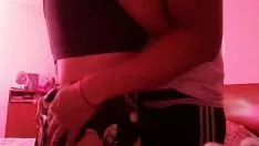 تشغيل يطلب مني الجار السفر إليها