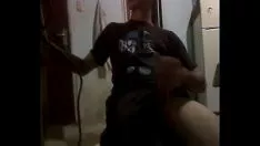 চালান পুষ্পস্তবক বাছাই করুন