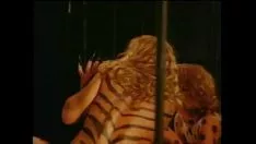 播放 800 幻想车道（小跑）