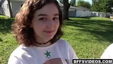 Reproduzir Incline-se contra as carícias e Kira Perez levanta a Mackenzie River Macebearer para fazer um vídeo de sexo. o namorado de Mackenzie River o.k.s de aluguel ela se fode.