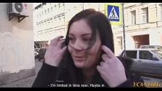 Abspielen Böse rothaarige Renata mit runden Titten wird glatt rasiert und knallt getanzt