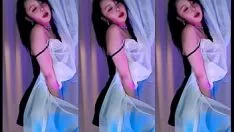 चलाएँ 网易cc 樱桃味 抚摸白纱 花样百出 极品性感女主播 热舞福利 大胸细腰肥臀 hot missy saltation