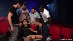 Abspielen asiatische hottie öffnung rassische gang upspanged
