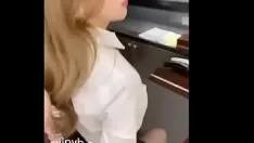 播放 女性身份