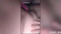 Reproducir Golpeando y empujando inteligentemente, ella está en trineo para ir