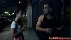 Играть Брошенную крошку жестко трахнули в горячих очках