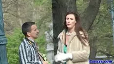 Abspielen Unbeschuhte britische MILF saugt und fucworld-beater