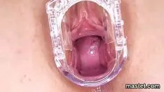 Riproduci La calda gattina cecoslovacca allarga la sua deliziosa vagina allo specialista