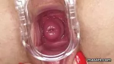 Afspelen Strakke Tsjechoslowaakse nymfomane spreidt haar heerlijke vagina uit tot het ongewone