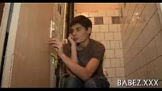 Reproducir Mayoría adolescente gal