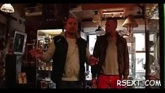 Reproducir Anciana se somete a un paseo por la zona roja de bajada de amsterdam