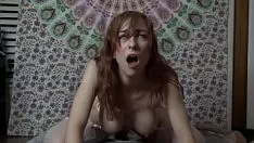 Play Big tit red-header tantalises for skim offpie