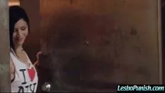 Jouer Missy lez chaude se fait pénaliser avec des jouets en pensant à lesbo vid-30