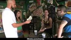 Reproducir Sorprendente adolescente euro se derrama para regalar un trabajo desperdiciado por dinero en efectivo en 3