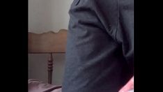 Putar Orang laki-laki melihat materi promosi bangalore ego postme shan143@post.com