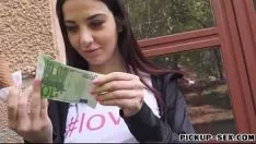 Играть Чехословацкую крошку тоскующую пилус трахнули за деньги