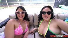 Riproduci La matrigna Alexa Payne e il suo Nika Venom fanno al figliastro di Alexa un doppio pompino in piscina