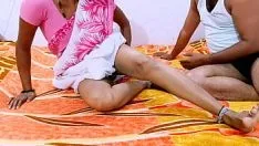 再生 Youranitha - インドのホットな妻の自家製マンコの毛除去夫を更新します