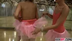 Redare Danseuse extenuând neofitul
