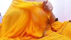 Reproduzir Sri Lanka Tamil MILF com peitos enormes naturais