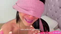 Afspelen Curvy Latina stiefzussen olie massage eindigt in interraciale seks