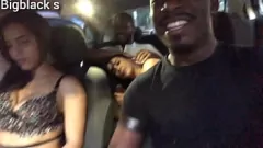 Reproducir Hot Roadside Tryst - Creampie y mamada interracial
