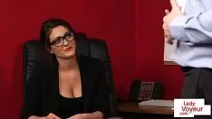 Reproduzir Power mantrap ensinando she-boping sub